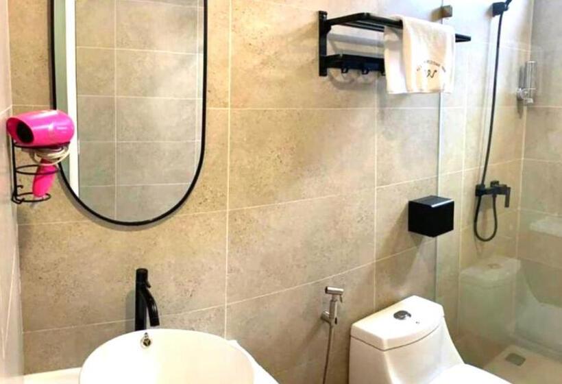 호텔 All Are Welcome Lawas Boutique