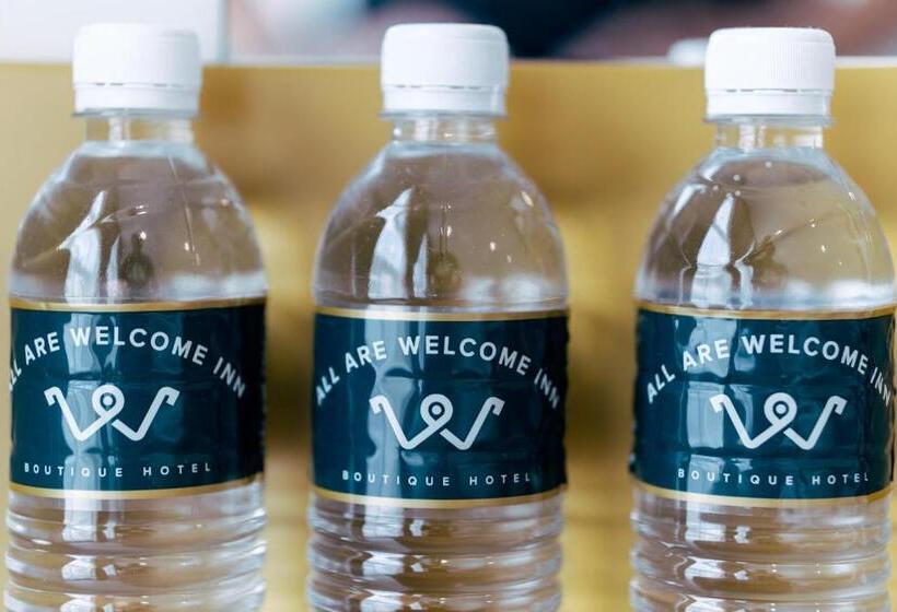 Отель All Are Welcome Lawas Boutique