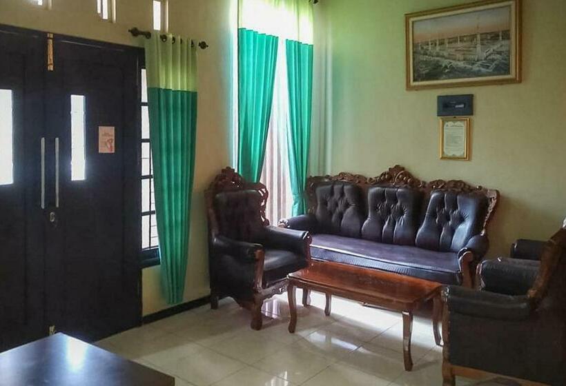 호텔 Baitussafar Ummi 1 Syariah