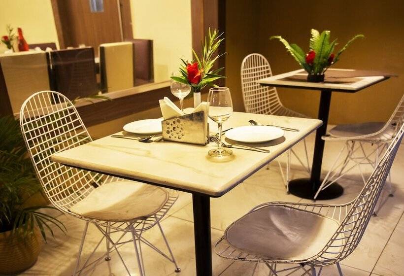 فندق Clarks Inn Dudhwa