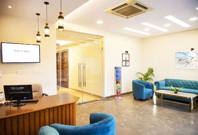 فندق Clarks Inn Dudhwa
