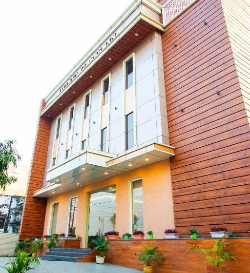 فندق Clarks Inn Dudhwa