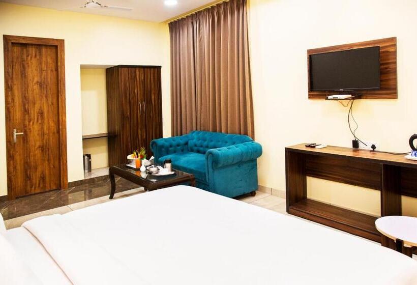 فندق Clarks Inn Dudhwa