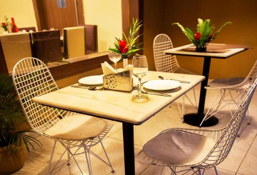 فندق Clarks Inn Dudhwa