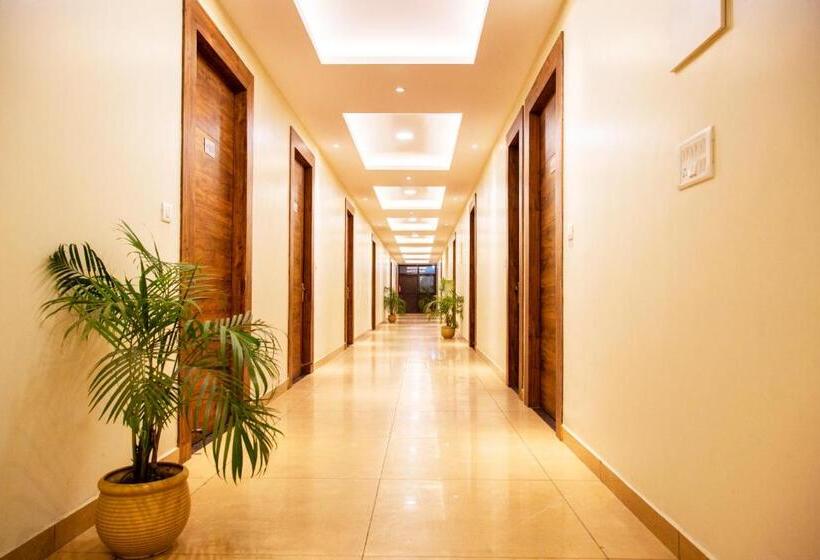 فندق Clarks Inn Dudhwa