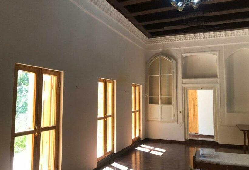 فندق Art 16th Century House