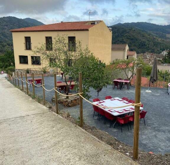 호텔 Hostal Restaurant Mussons