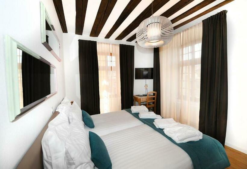 ホテル Hôtel De Ville D Ollon