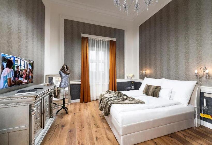 فندق Kincsem Kastély