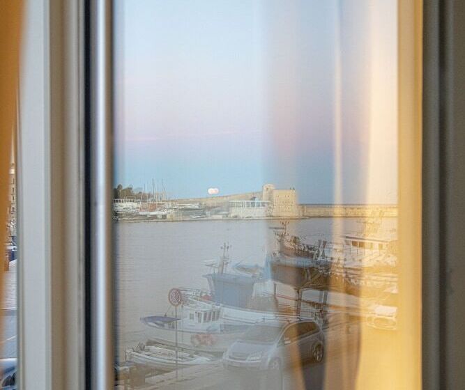 فندق La Banchina Luxury Suites