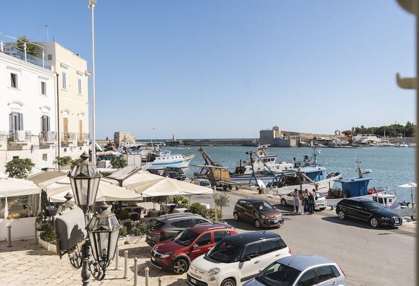 فندق La Banchina Luxury Suites