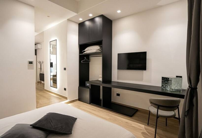 فندق La Banchina Luxury Suites