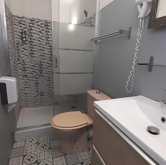 酒店 Logis Hôtel Restaurant Le 1050