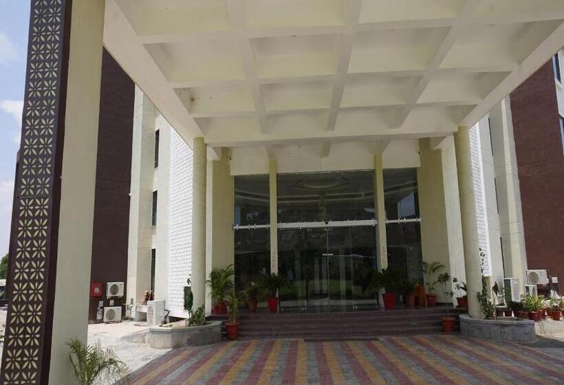 Отель Bamboo Saa Mulberry Resort Pushkar