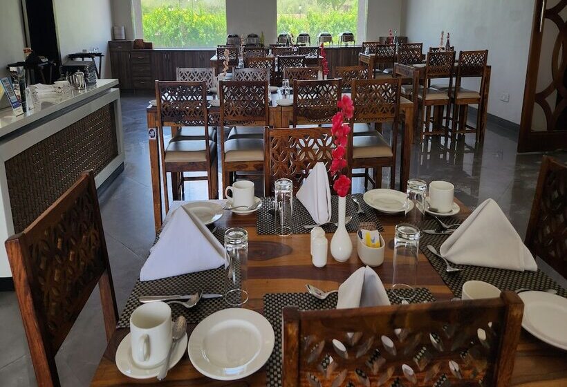 Отель Bamboo Saa Mulberry Resort Pushkar