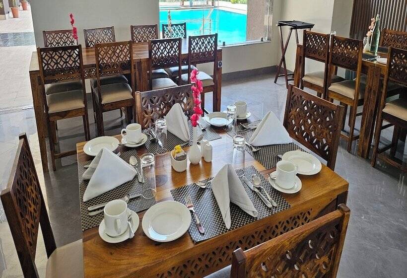 Отель Bamboo Saa Mulberry Resort Pushkar