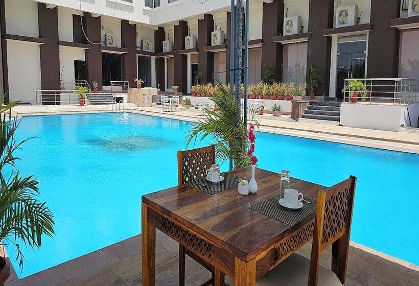 Отель Bamboo Saa Mulberry Resort Pushkar