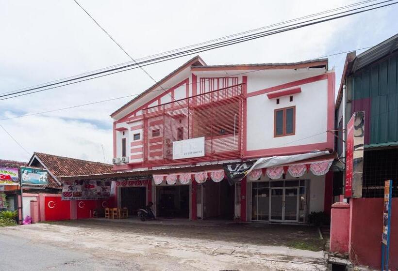 فندق Reddoorz Near Universitas Muhammadiyah Pringsewu