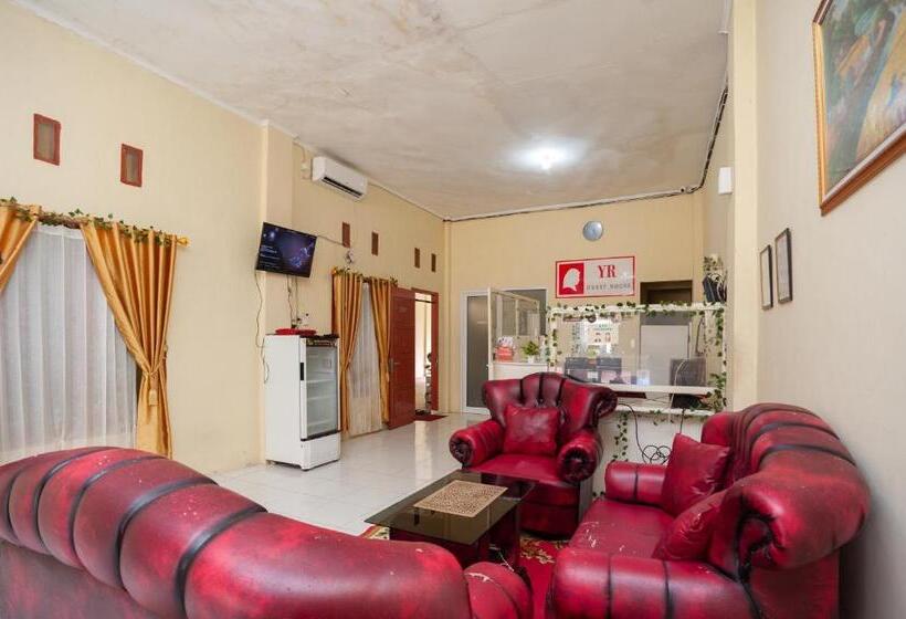 فندق Reddoorz Near Universitas Muhammadiyah Pringsewu