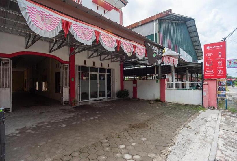 فندق Reddoorz Near Universitas Muhammadiyah Pringsewu