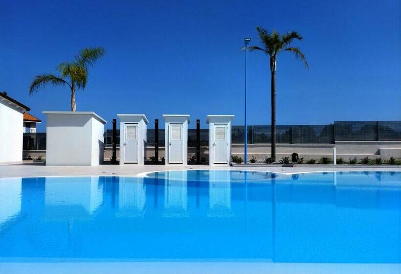 Icaro Residence Apartments With A Beautiful Pool