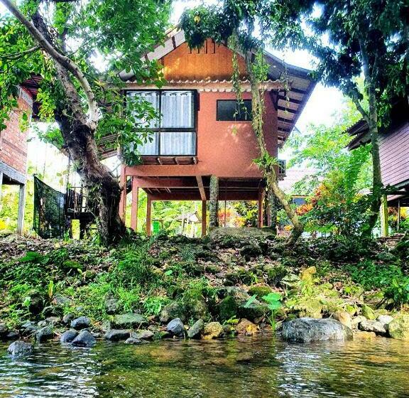 Malulee Khaosok Resort