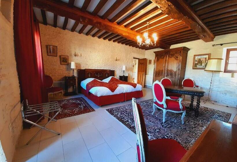 Junior Suite Triple Pmr Résidentielle Avec Cuisine Au Manoir De Mathan à Crépon 5mn D Arromanches Et