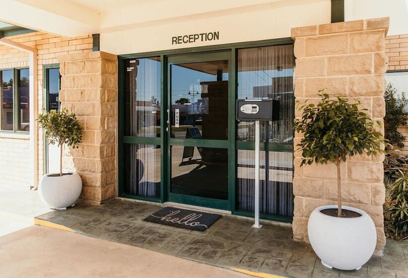 مُتل Oasis Motor Inn Blackall