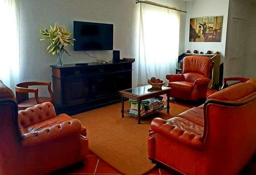 بنسيون Casa Pilar