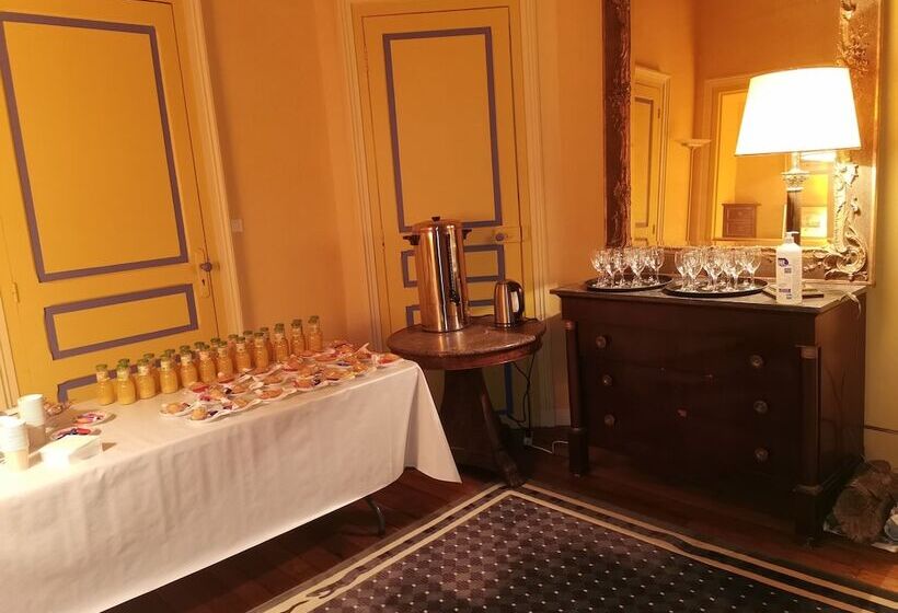 بنسيون Le Domaine Du Château De Launay Guen