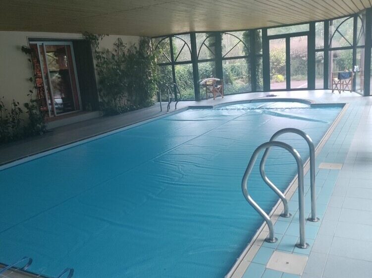 بنسيون Le Domaine Du Château De Launay Guen