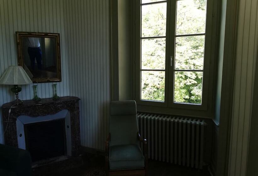 بنسيون Le Domaine Du Château De Launay Guen