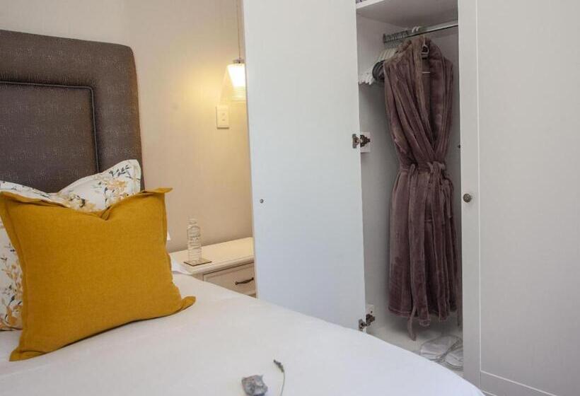 פנסיון No 4 Boutique Beach House