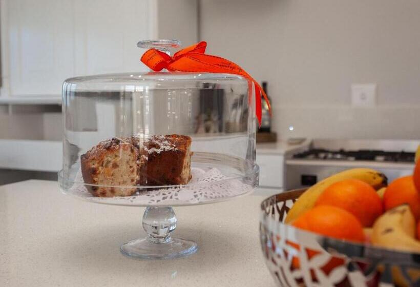 פנסיון No 4 Boutique Beach House