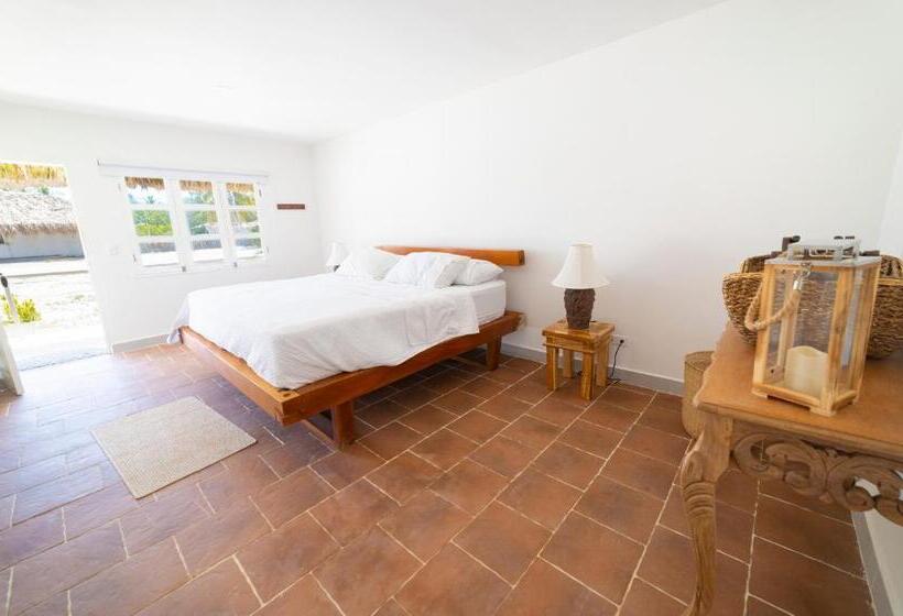 استراحتگاه Quinta Del Mar Crystal Beach