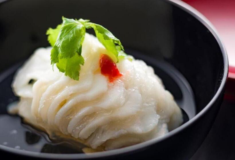 Ryokan 八海 木花館