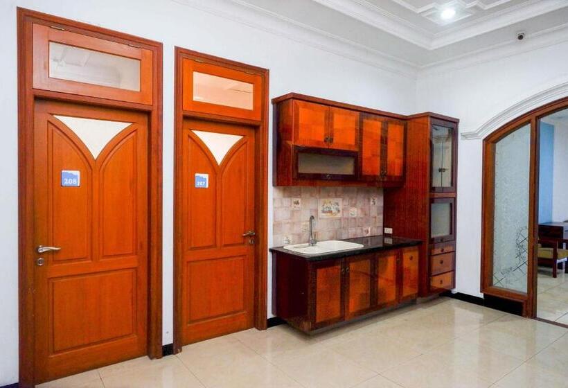 Urbanview Hotel Artama Simpang Lima By Reddoorz