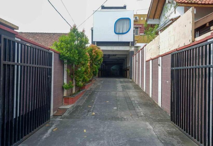 Urbanview Hotel Artama Simpang Lima By Reddoorz