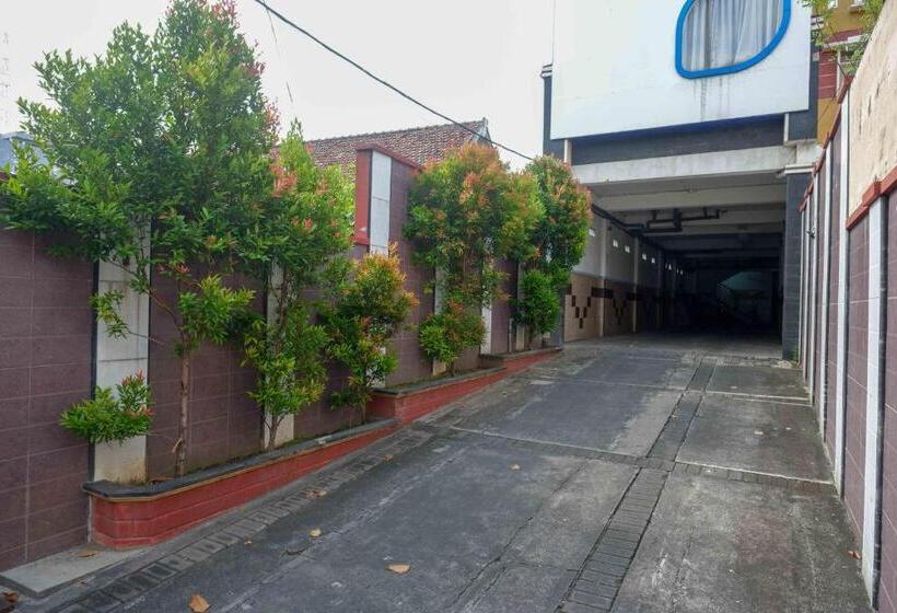 Urbanview Hotel Artama Simpang Lima By Reddoorz