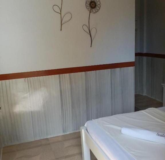 هاستل Sealey S Inn