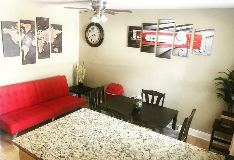 فندق صغير The Castle