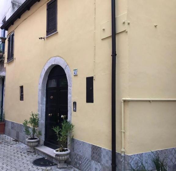 צימר Dimora Pizzone