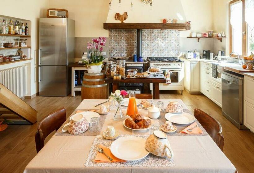 مبيت وإفطار Il Pettirosso