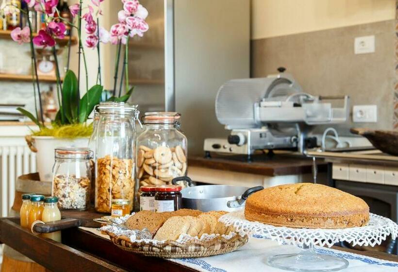 مبيت وإفطار Il Pettirosso