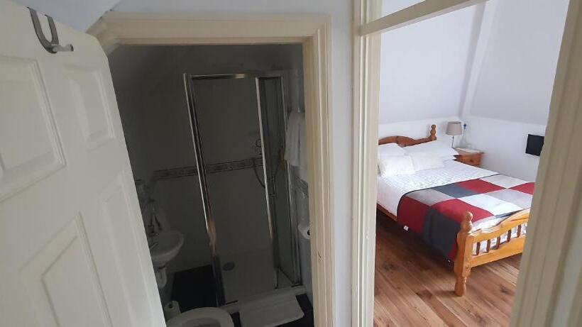 住宿加早餐  Lough Rynn View Accommodation Accommodation   Room Only