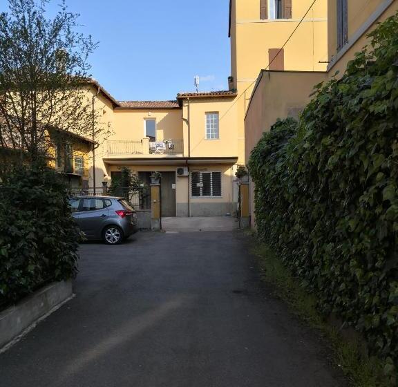 تختخواب و صبحانه Morandi S