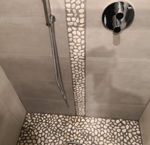 تختخواب و صبحانه Morandi S