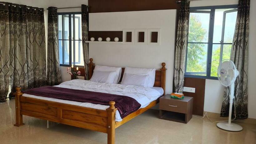 Bed and Breakfast The Periaheights