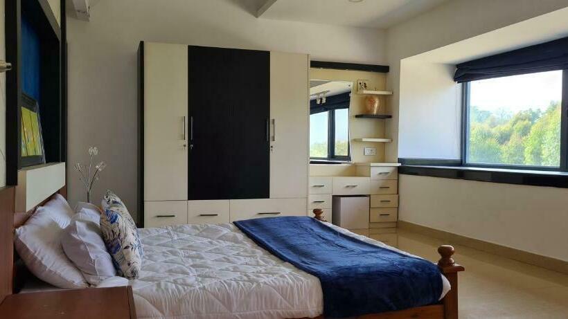 Bed and Breakfast The Periaheights