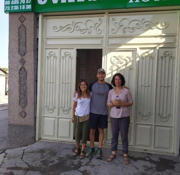 مبيت وإفطار Uvaysiy Family Guest House